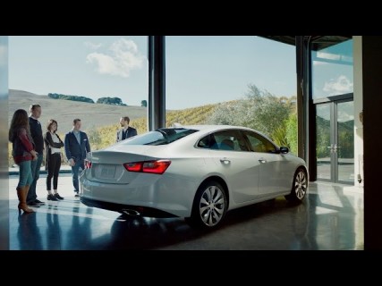 Chevrolet убрала логотип с автомобиля, чтобы показать искреннюю реакцию людей на него в Магадане &laquo; автомагадан