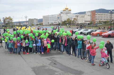 В рамках акции «Дорога – символ жизни» в Магадане прошел флешмоб в Магадане &laquo; автомагадан