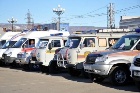 На Магаданской площади прошел смотр готовности сил и средств гражданской обороны в Магадане &laquo; автомагадан