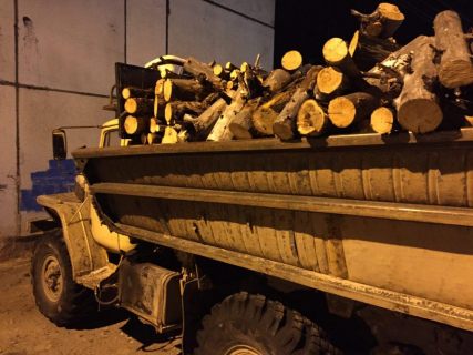 В Магадане 8-тонный Урал въехал в дом в Магадане &laquo; автомагадан